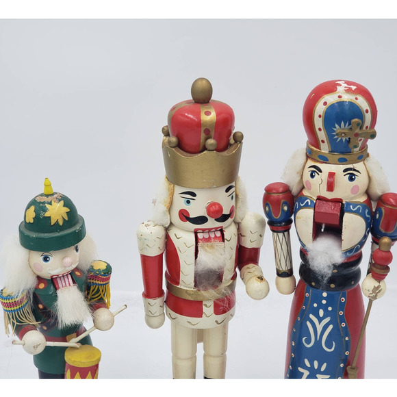 Vintage Nutcracker Set of 3 Made in China King Nutcracker, Female Queen, Drummer - Picture 2 of 16
